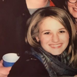 Meet your Posher, Elizabeth